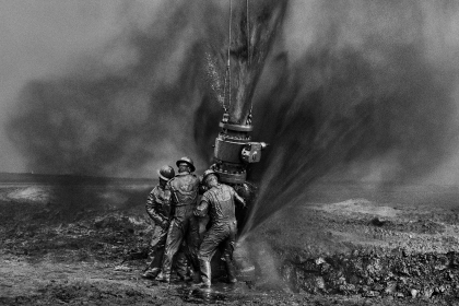 Sebastião Salgado - Kuwait 91-7-83-37.png