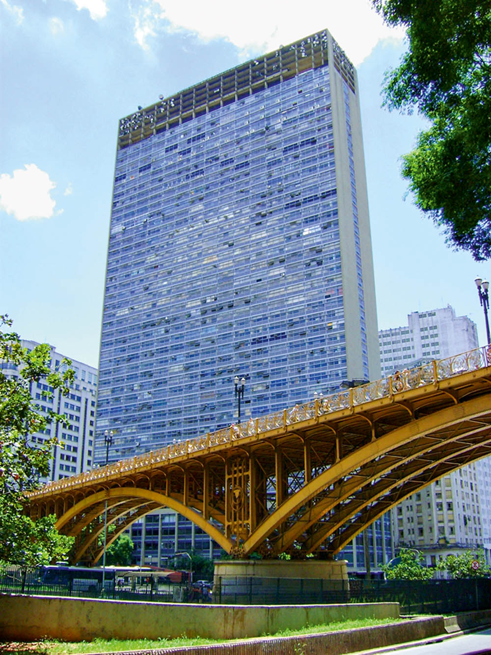 Maior arranha-céu da capital receberá bar temporário e shows