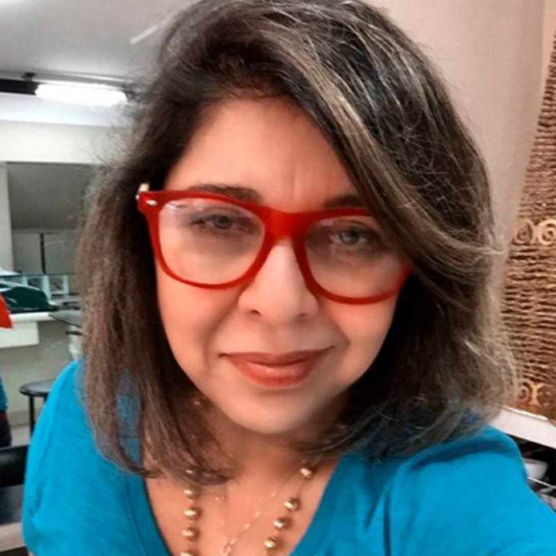 Roberta Miranda é internada no Einstein e passa por cirurgia