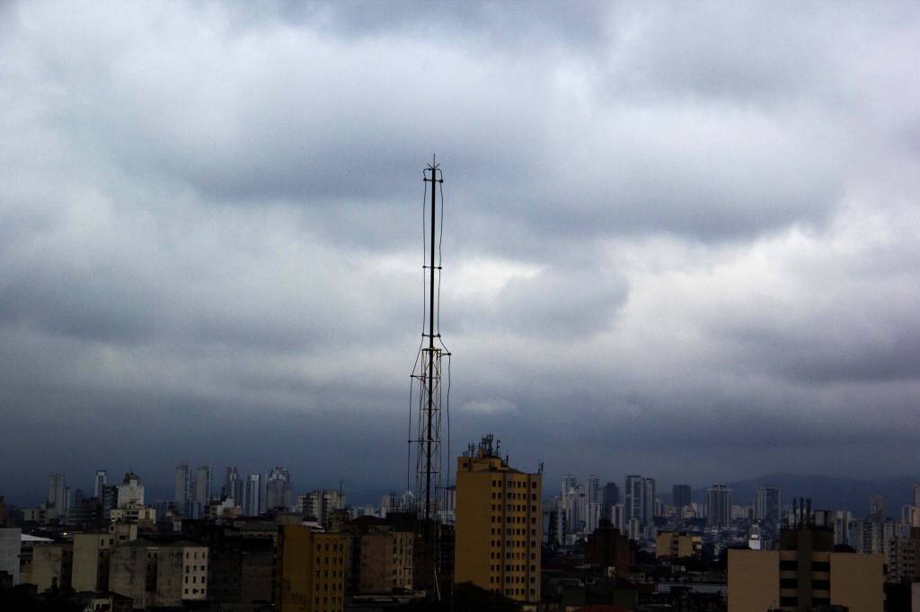 Fim de semana terá tempo nublado na capital
