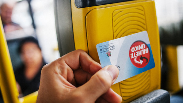 Prefeitura suspende gratuidade para estudantes no transporte público