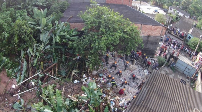 bombeiros soterrada