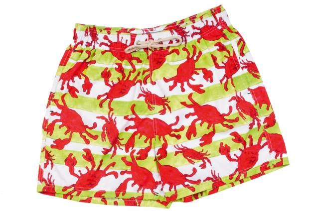 Bermuda com estampa de caranguejo: 239,90 reais, na Shorts.Co Bermuda com estampa de caranguejo: 239,90 reais, na Shorts.Co