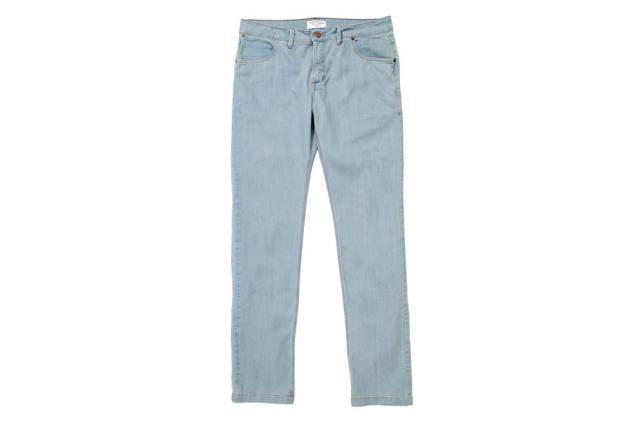Calça jeans em lavagem clara: 299 reais, na Cotton Project Calça jeans em lavagem clara: 299 reais, na Cotton Project