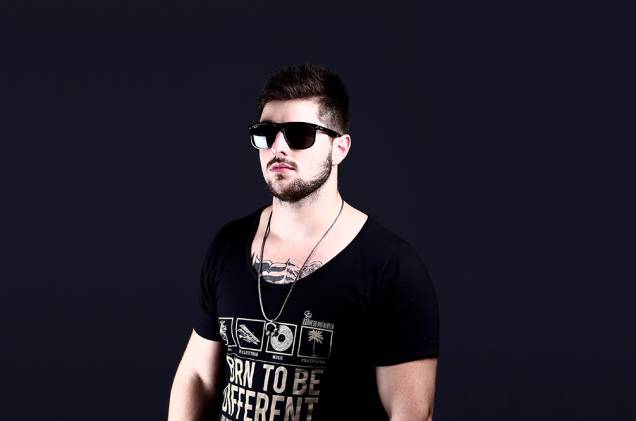 Alok: revelação do ano, o DJ é filho do dono da rave Universo Paralelo e novamente no line-up do Tomorrowland Brasil Alok: revelação do ano, o DJ é filho do dono da rave Universo Paralelo e novamente no line-up do Tomorrowland Brasil