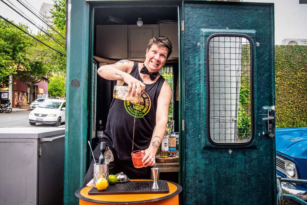 Comer & Beber 2020: Jean Ponce, do Guarita Bar, é o bartender do ano