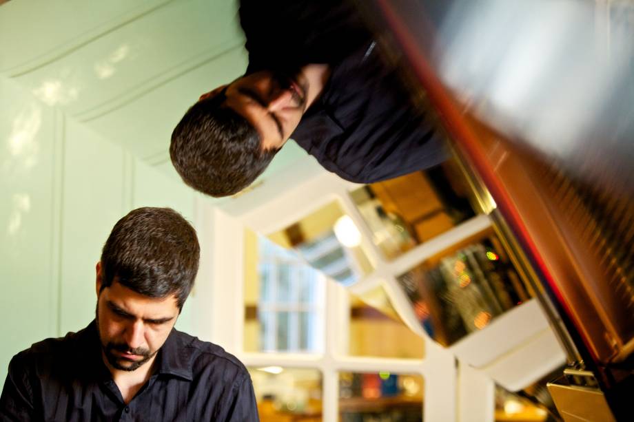 O pianista André Mehmari O pianista André Mehmari