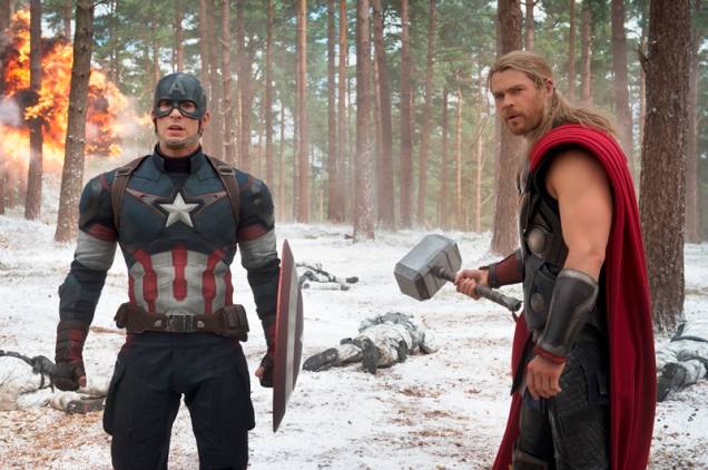 Vingadores: Era de Ultron: os atores Chris Evans e Chris Hemsworth, como Capitão América e Thor Vingadores: Era de Ultron: os atores Chris Evans e Chris Hemsworth, como Capitão América e Thor