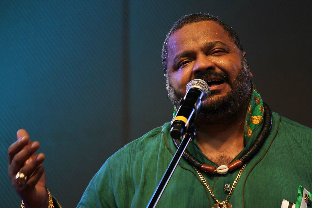 Arlindo Cruz volta para casa após mais de um ano internado