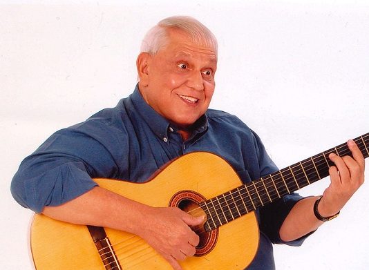Humorista Ary Toledo morre aos 87 anos na capital
