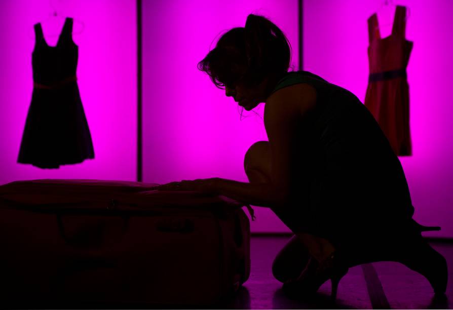 Cena de As Lágrimas Quentes de Amor que Só meu Secador Sabe Enxugar, com Paula Cohen Cena de As Lágrimas Quentes de Amor que Só meu Secador Sabe Enxugar, com Paula Cohen