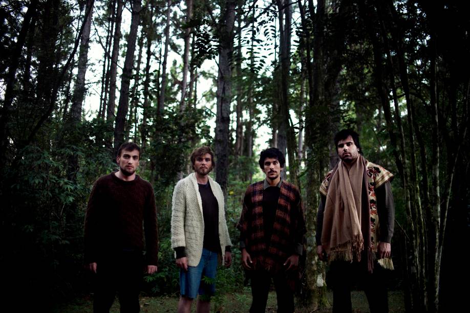 Os paulistanos do Apanhador Só mostram os trabalhos de Antes que Tu Conte Outra (2013) às 15h Os paulistanos do Apanhador Só mostram os trabalhos de Antes que Tu Conte Outra (2013) às 15h