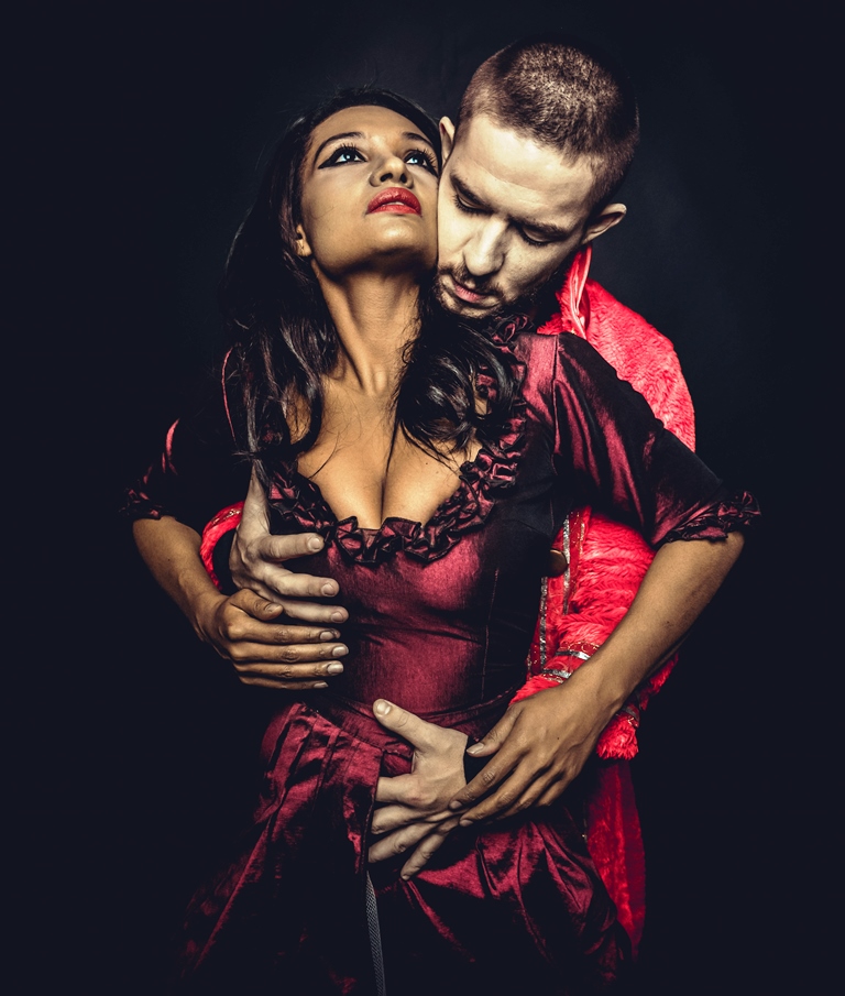 atores-joice-tavares-e-pablo-ginevro-espetaculo-macbeth-foto-de-joao-hannuch.jpeg