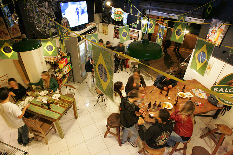 O salão sem frescuras: híbrido de boteco e empório O salão sem frescuras: híbrido de boteco e empório