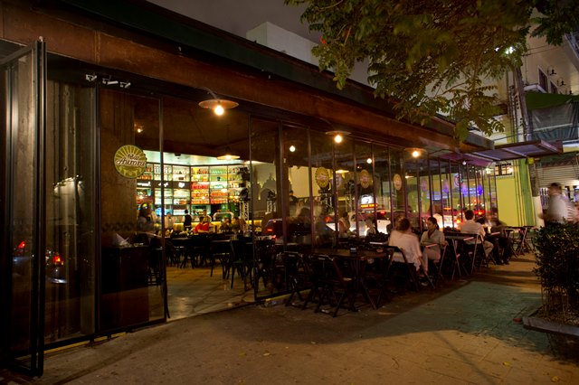 Bar Aurora: celebração de Natal depois da ceia Bar Aurora: celebração de Natal depois da ceia