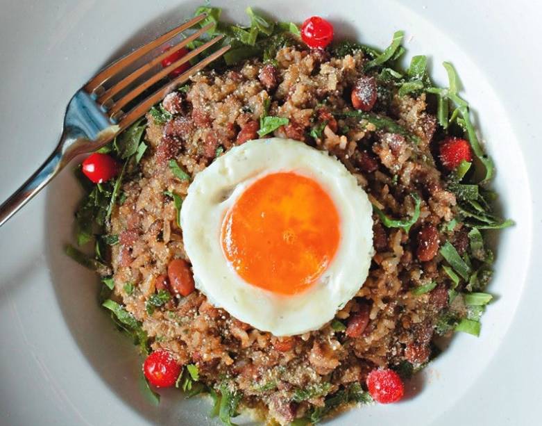 Mexido de arroz, feijão e carne