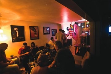 Um dos espaços de estilo lounge Um dos espaços de estilo lounge