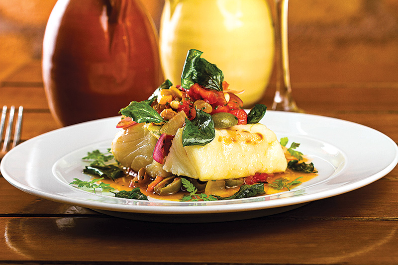 Páscoa: bacalhau com azeitona, cebola, tomate e pimentões Páscoa: bacalhau com azeitona, cebola, tomate e pimentões