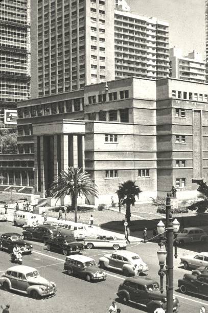 O prédio já na fase da Rua da Consolação, nos anos 1950