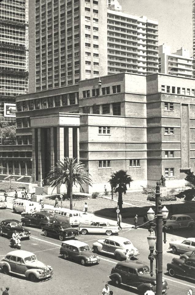 O prédio já na fase da Rua da Consolação, nos anos 1950 O prédio já na fase da Rua da Consolação, nos anos 1950