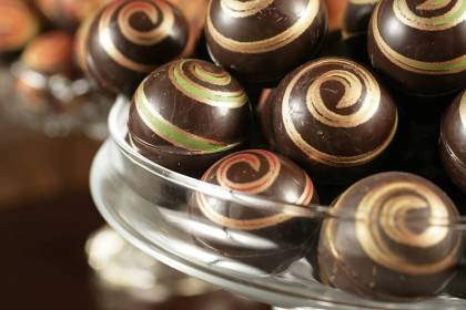 Chocolat des Arts bolas-de-chocolate-frances-da-doceria-chocolat-des-arts-fernando-moraes.jpeg