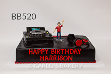 Algum DJ ganhou um bolo divertido de aniversário Algum DJ ganhou um bolo divertido de aniversário