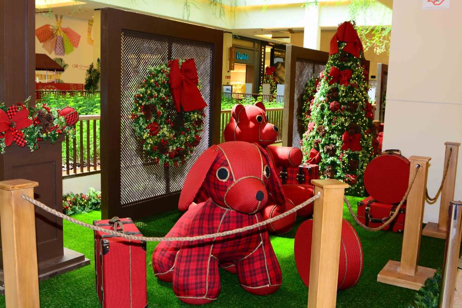 Animais de tecido compõem a decoração de Natal do Shopping Cidade Jardim Animais de tecido compõem a decoração de Natal do Shopping Cidade Jardim