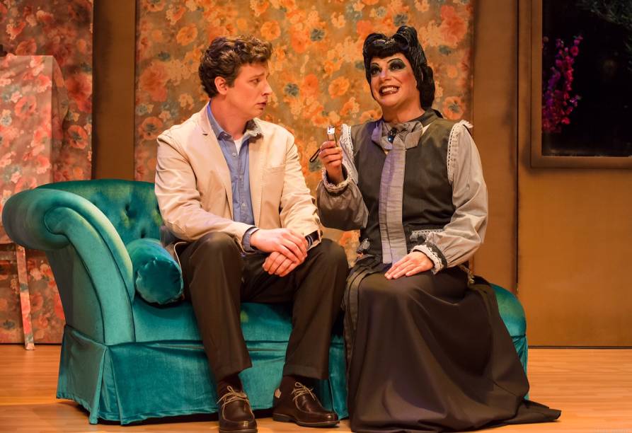 Rathsam e Médici: o jornalista e a governanta sinistra Rathsam e Médici: o jornalista e a governanta sinistra