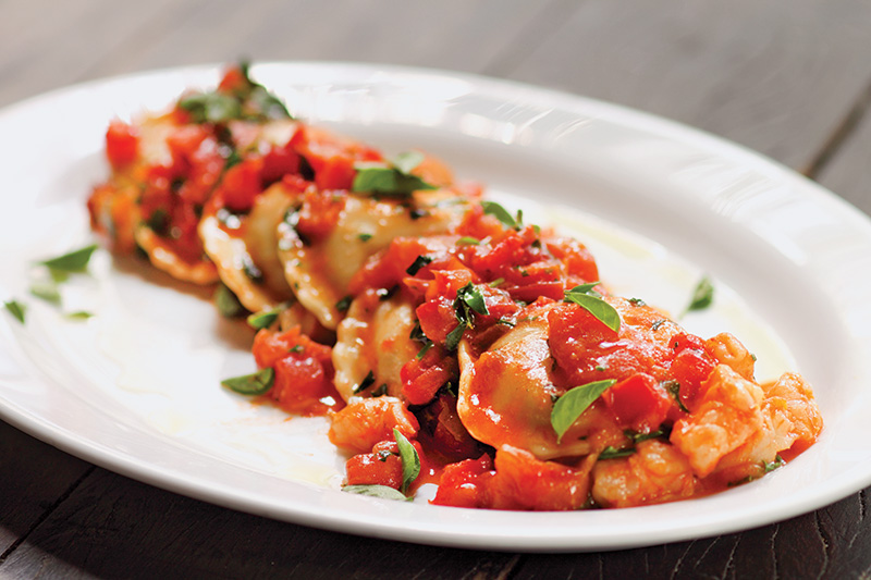 Capelacci de burrata com molho de camarão Capelacci de burrata com molho de camarão