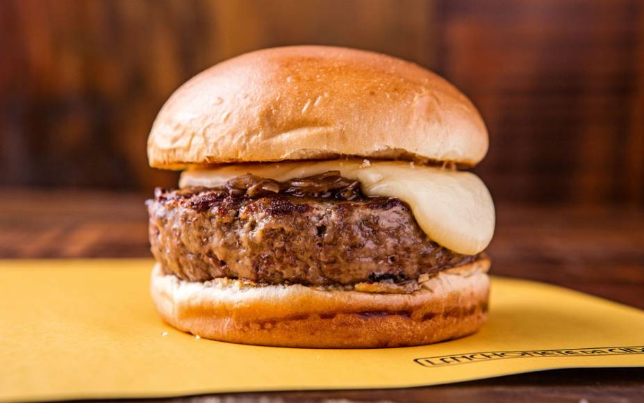 Chic bombom: com mix de queijos fundidos e cebola caramelada Chic bombom: com mix de queijos fundidos e cebola caramelada