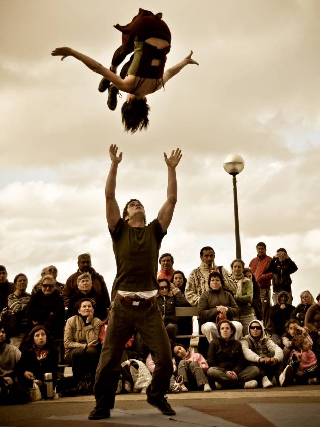 Companhia argentina manoAmano também marca presença no festival, com espetáculo Kinematos Companhia argentina manoAmano também marca presença no festival, com espetáculo Kinematos