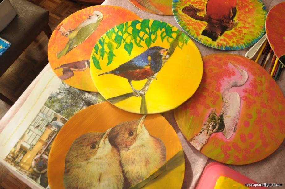 Comedouro de Passarinhos é do grupo Mão na Praça Comedouro de Passarinhos é do grupo Mão na Praça