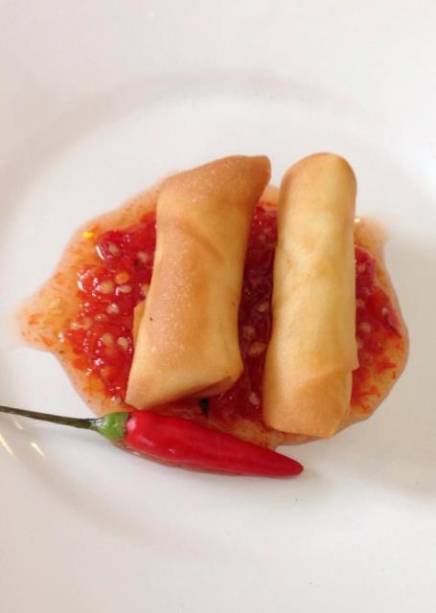 Bistrô Dedo de Moça: crocante de provolone com geléia de pimenta Bistrô Dedo de Moça: crocante de provolone com geléia de pimenta