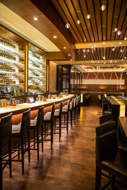 O ambiente do bar, que serve menu mais simplificado O ambiente do bar, que serve menu mais simplificado