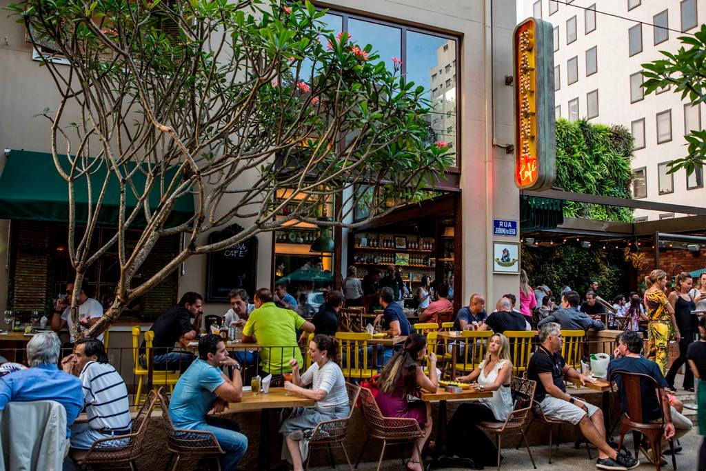 O bonito ambiente ficou a cargo do badalado designer alemão Rudolf Piper