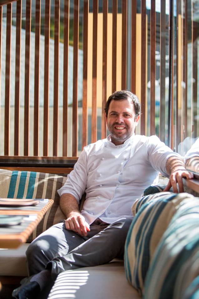 O chef espanhol Oscar Bosch agora em casa própria com receitas mediterrâneas O chef espanhol Oscar Bosch agora em casa própria com receitas mediterrâneas