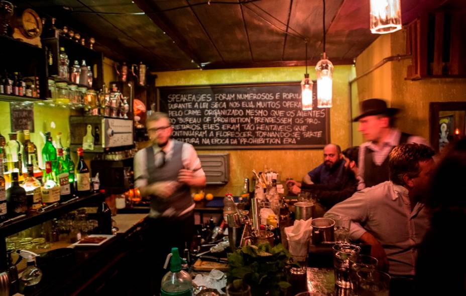 Com aura de clandestino, o pequeno endereço só abre às terças e quartas Com aura de clandestino, o pequeno endereço só abre às terças e quartas