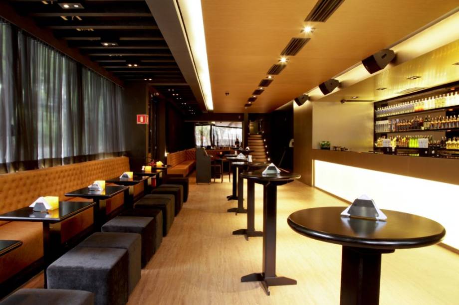 Dezoito Bar: o ator Henri Castelli está entre os sócios Dezoito Bar: o ator Henri Castelli está entre os sócios