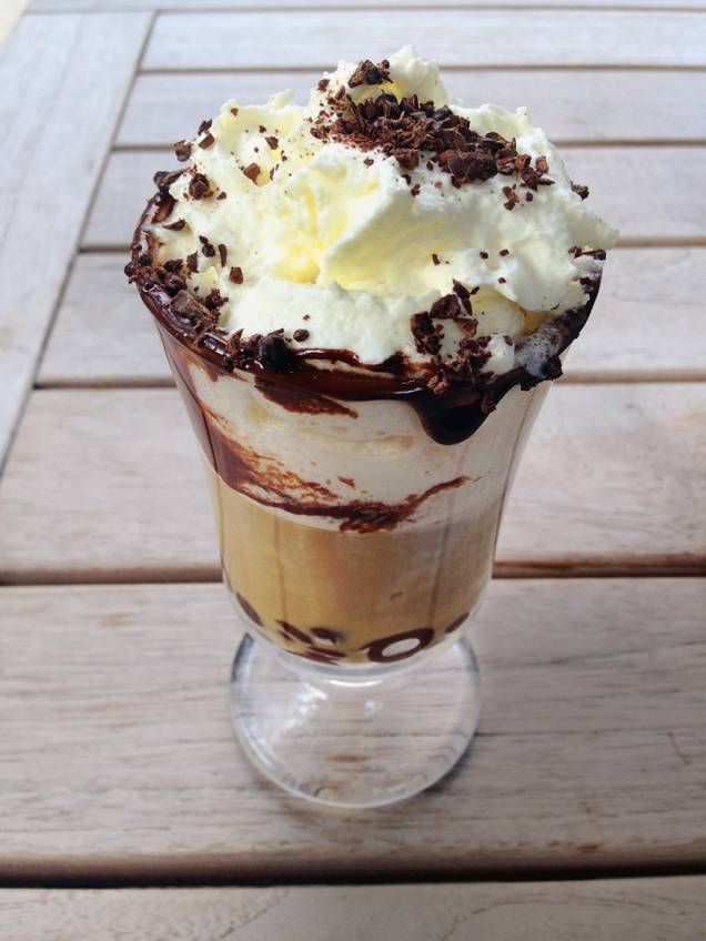 Choc coffee: mistura de chocolate quente, café, leite e chantili Choc coffee: mistura de chocolate quente, café, leite e chantili