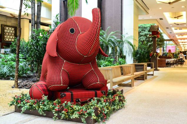 Animais de tecido compõem a decoração de Natal do Shopping Cidade Jardim Animais de tecido compõem a decoração de Natal do Shopping Cidade Jardim
