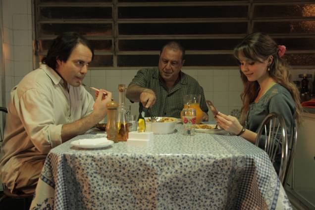 Quando Eu Era Vivo: Marat Descartes, Antônio Fagundes e Sandy Leah em cena Quando Eu Era Vivo: Marat Descartes, Antônio Fagundes e Sandy Leah em cena