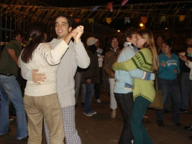 Quermesse da Paróquia da Consolação: música, dança e muita animação Quermesse da Paróquia da Consolação: música, dança e muita animação