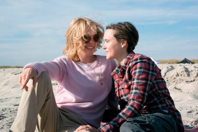 Amor por Direito: Julianne Moore e Ellen Page formam um casal que luta para assegurar os benefícios de pensão Amor por Direito: Julianne Moore e Ellen Page formam um casal que luta para assegurar os benefícios de pensão