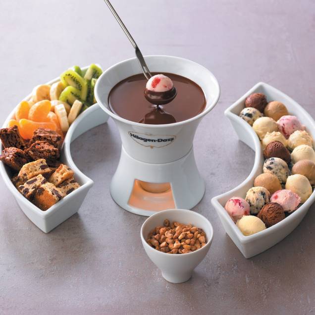 Fondue de chocolate: R$ 51,00 para duas pessoas Fondue de chocolate: R$ 51,00 para duas pessoas
