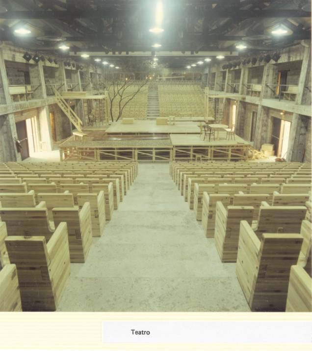 Imagem da construção do teatro do Sesc Pompeia Imagem da construção do teatro do Sesc Pompeia