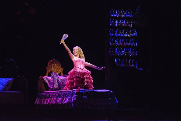Wicked: Fabi Bang no papel da engraçada e envolvente Glinda Wicked: Fabi Bang no papel da engraçada e envolvente Glinda