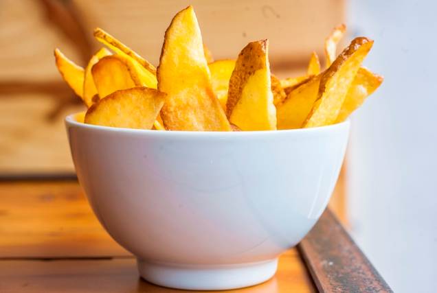 Em generosa porção com casca, a batata frita dá para até duas pessoas Em generosa porção com casca, a batata frita dá para até duas pessoas