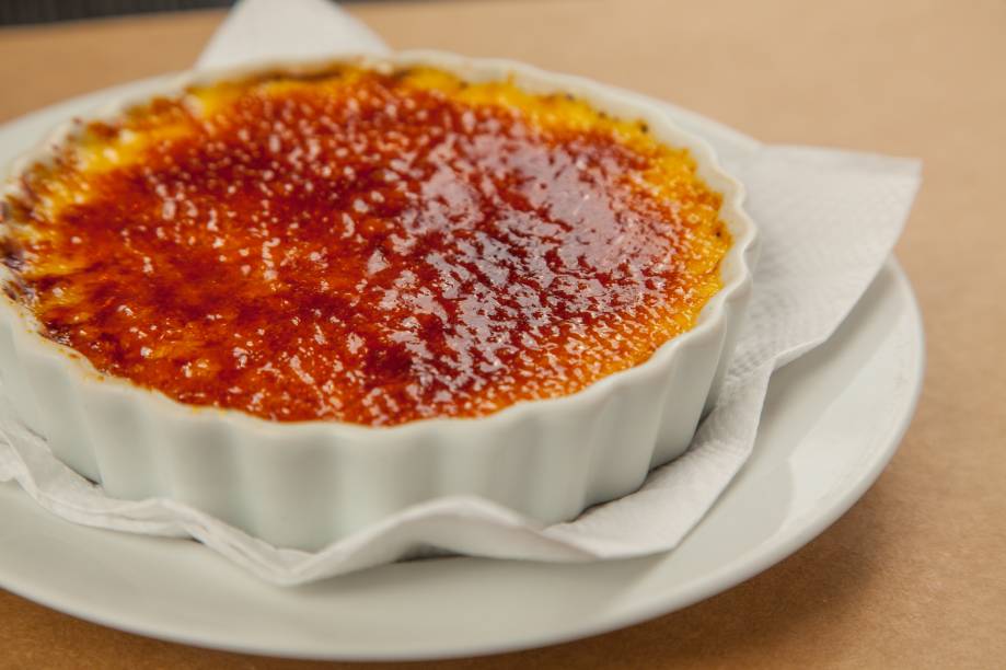 Sobremesas, como creme brûlé não pesam no bolso — só na cintura Sobremesas, como creme brûlé não pesam no bolso — só na cintura