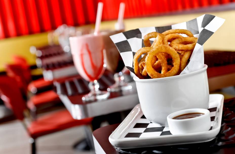 Garage Burger: lanches em ambiente inspirado em corridas de Stock Car Garage Burger: lanches em ambiente inspirado em corridas de Stock Car