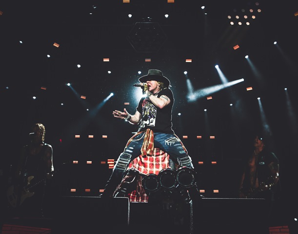 Guns n Roses: show com integrantes clássicos no palco Guns n Roses: show com integrantes clássicos no palco